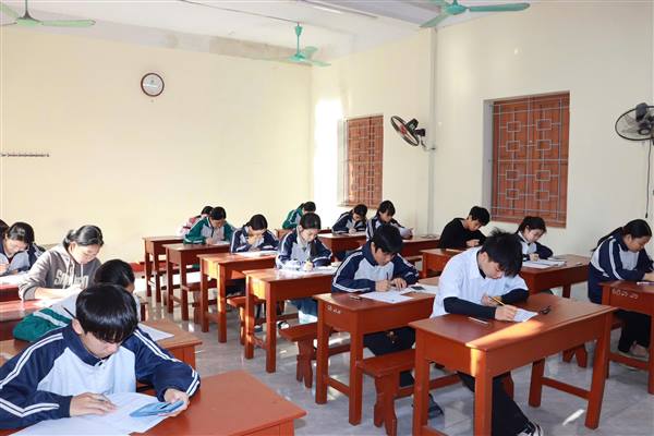  UBND phường Nhị Chiểu tổ chức kì thi học sinh giỏi các môn văn hóa lớp 9 cấp THCS năm học 2025-2026.           