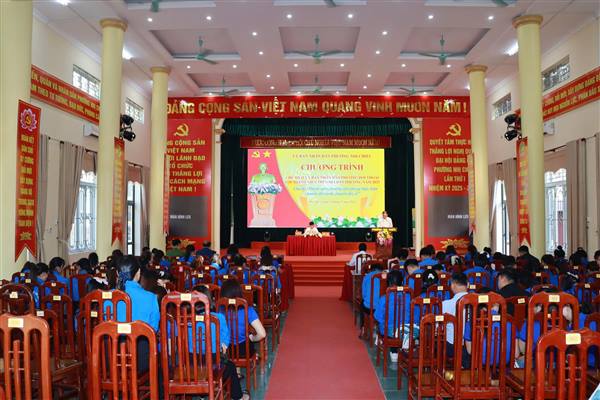 Đồng chí Chủ tịch UBND phường Nhị Chiểu đối thoại với thanh niên trên địa bàn phường năm 2025 với chủ đề “Thanh niên phường tiên phong thực hiện chuyển đổi xanh, chuyển đổi số”