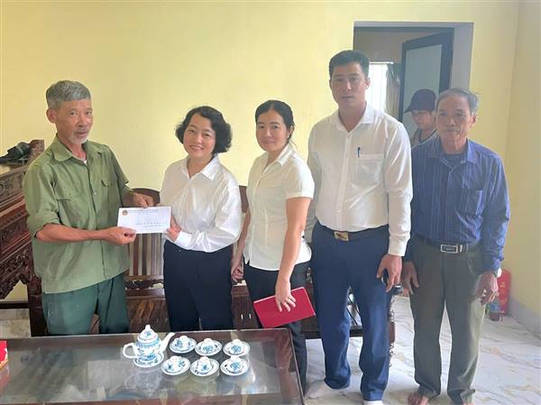 Nhiều hoạt động ý nghĩa với nlngười có công và gia đình chính sách trên địa bàn                                                          Nhân kỷ niệm 78 năm Ngày Thương binh- Liệt sĩ 27/7
