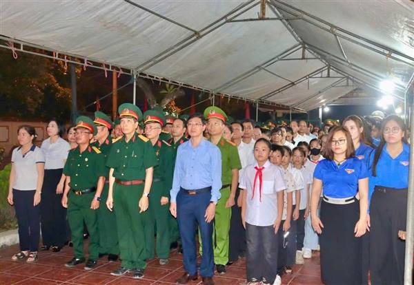 Phường Nhị Chiểu thành kính dâng hương, thắp nến tri ân các anh hùng liệt sĩ nhân kỷ niệm 78 năm ngày Thương binh – Liệt sĩ
