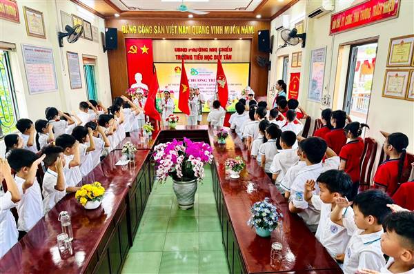 TRƯỜNG HỌC PHƯỜNG NHỊ CHIỂU SÔI NỔI HOẠT ĐỘNG KỈ NIỆM 85 NĂM NGÀY THÀNH LẬP ĐỘI THIẾU NIÊN TIỀN PHONG HỒ CHÍ MINH (15/5/1941-15/5/2026)