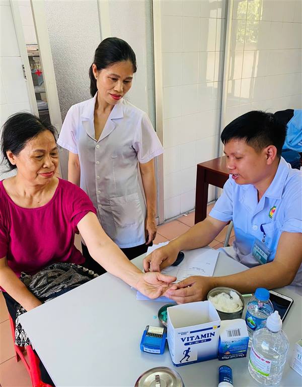 Phường Nhị Chiểu khám sức khỏe định kỳ, sàng lọc một số bệnh thường gặp cho người cao tuổi trên địa bàn
