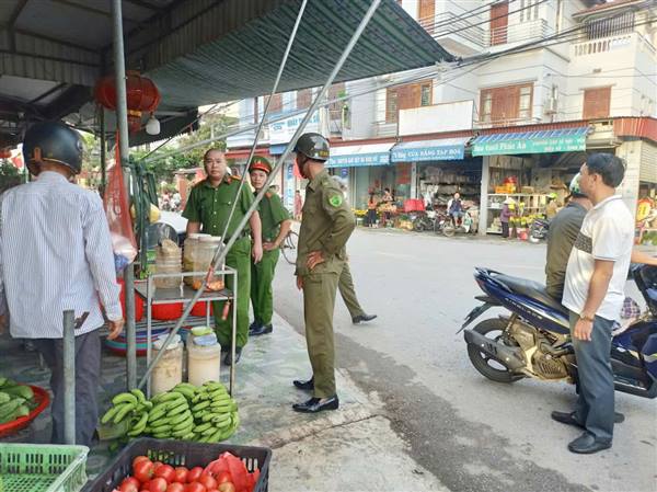 Xã Ninh Giang triển khai kế hoạch giải tỏa vi phạm hành lang an toàn giao thông đường bộ 