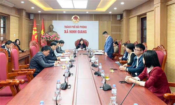 UBND XÃ NINH GIANG TỔ CHỨC HỘI NGHỊ
CÔNG BỐ QUYẾT ĐỊNH VỀ CÔNG TÁC CÁN BỘ
