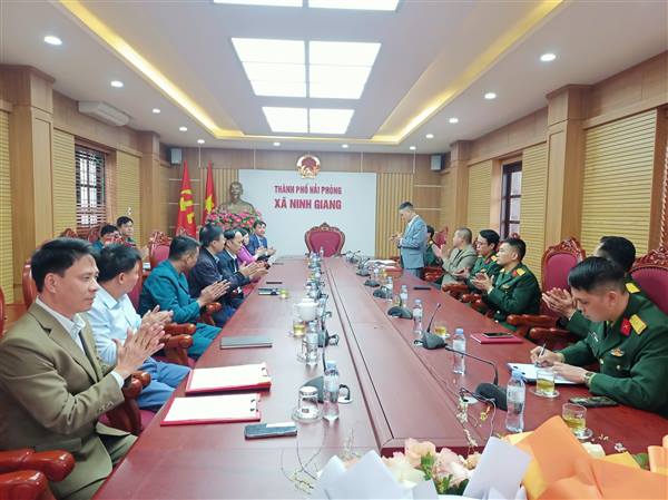                           XÃ NINH GIANG CÔNG BỐ CÁC QUYẾT ĐỊNH VỀ CÔNG TÁC CÁN BỘ 