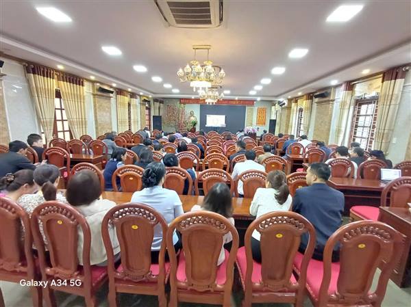 CÁN BỘ, ĐẢNG VIÊN XÃ NINH GIANG THAM DỰ HỘI NGHỊ TRỰC TUYẾN HỌC TẬP, QUÁN TRIỆT, TRIỂN KHAI  THỰC HIỆN NGHỊ QUYẾT  79 VÀ 80  CỦA BỘ CHÍNH TRỊ