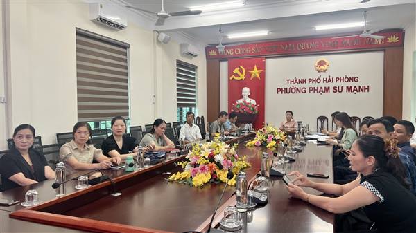 Hội nghị báo cáo viên thành phố tháng 9 năm 2025