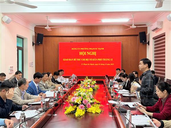 Xây dựng tiêu chuẩn chính trị - Nền tảng vững chắc của đội ngũ cán bộ cơ sở