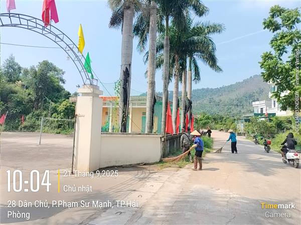 682 cán bộ, đảng viên, đoàn viên, hội viên và nhân dân phường Phạm Sư Mạnh ra quân tổng vệ sinh, chào mừng Đại hội Đảng bộ thành phố