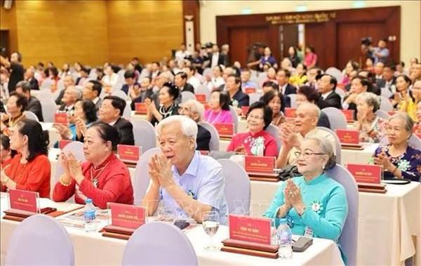 Ngày Quốc tế Người cao tuổi (1/10): Chăm sóc, phát huy vai trò của người cao tuổi trong bối cảnh già hóa dân số