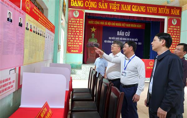 Đoàn kiểm tra số 02 của Ủy ban bầu cử thành phố kiểm tra công tác chuẩn bị bầu cử tại phường Phạm Sư Mạnh