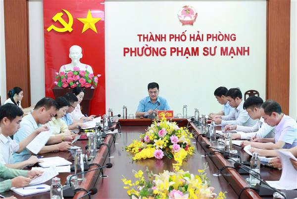 Phường Phạm Sư Mạnh tổ chức Hội nghị giao ban giữa Thường trực Đảng ủy với Bí thư chi bộ các tổ dân phố