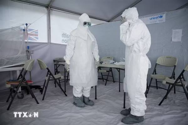 Bộ Y tế khuyến cáo phòng dịch Ebola cho người về từ vùng có dịch