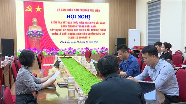 UBND phường kiểm tra công tác cải cách hành chính và việc xây dựng, áp dụng, duy trì và cải tiến Hệ thống quản lý chất lượng theo Tiêu chuẩn quốc gia TCVN ISO 9001:2015 đối với các phòng, đơn vị trực thuộc