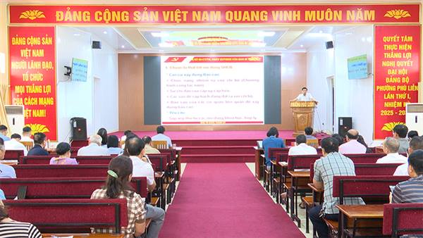 Ban Thường vụ Đảng uỷ phường phát động phong trào “Đảng viên tiên phong học tập kỹ năng số”