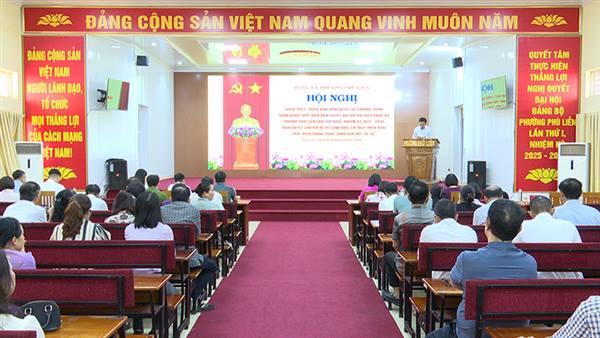 Đảng ủy phường Phù Liễn quán triệt, triển khai Nghị quyết Đại hội Đảng bộ phường lần thứ I, nhiệm kỳ 2025-2030; chương trình hành động của Ban Chấp hành Đảng bộ phường thực hiện Nghị quyết Đại hội lần thứ I Đảng bộ phường; Nghị quyết chuyên đề về việc lãnh đạo, chỉ đạo triển khai thực hiện phong trào “Bình dân học vụ số”