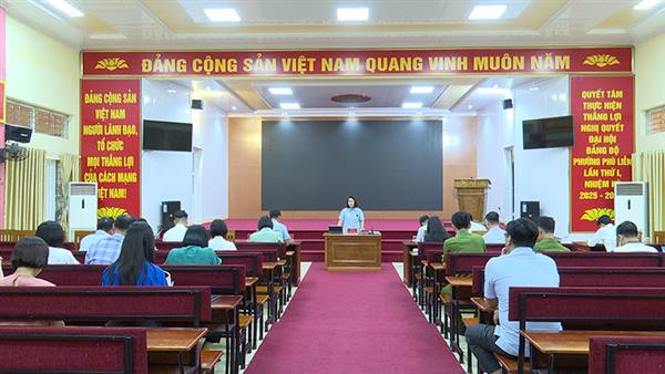 Tập trung cao khẩn trương chuẩn hóa dữ liệu thông tin, hoàn thiện hệ thống dữ liệu điều hành và ứng dụng quản lý tổ dân phố