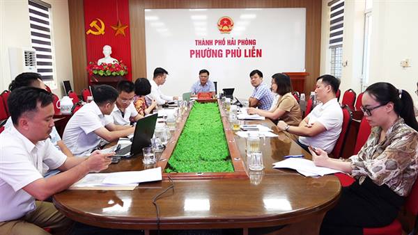 UBND phường đánh giá kết quả thực hiện kế hoạch cải cách hành chính 6 tháng cuối năm, bộ chỉ số cải cách hành chính năm 2025