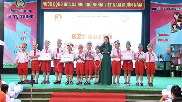 Liên đội trường Tiểu học Lý Tự Trọng tổ chức chuyên đề Đội cấp thành phố chủ đề “Kết nối số - Thắp sáng tri thức”