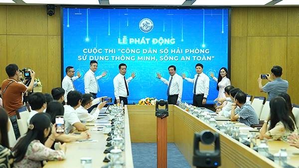 Phường Phù Liễn tham dự hội nghị triển khai “Ngày hội toàn dân học tập số” và Phát động Cuộc thi “Công dân số Hải Phòng – sử dụng thông minh, sống an toàn”