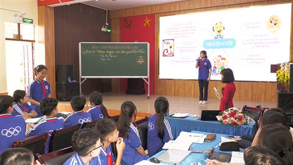 Trường THCS Lương Khánh Thiện tổ chức tiết dạy minh hoạt chuyên đề cấp cụm trường, cụm chuyên môn số 3 – THCS “Tích hợp năng lực số cho học sinh trong dạy học môn Ngữ văn qua bài dạy “Chùm truyện cười dân gian Việt Nam”