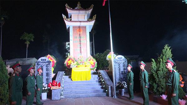 Phường Phù Liễn trang trọng tổ chức Lễ thắp nến tri ân các anh hùng liệt sĩ 