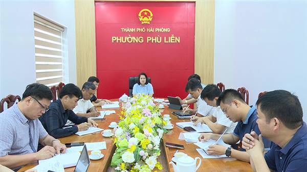 Thường trực Đảng ủy họp với các ngành, đơn vị về công tác thu ngân sách, quản lý hộ kinh doanh cá thể trên địa bàn phường