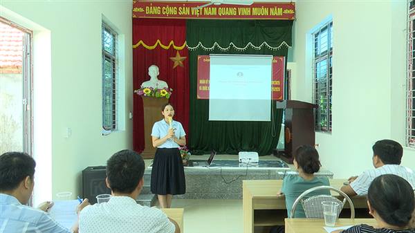 45 hộ nông dân tham gia tập huấn hướng dẫn kĩ thuật trồng và chăm sóc hoa, cây cảnh, cây ăn quả
