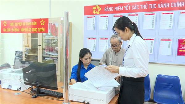 Triển khai tự khảo sát, đo lường sự hài lòng của người dân, tổ chức đối với sự phục vụ của Trung tâm Phục vụ hành chính công phường Phù Liễn
