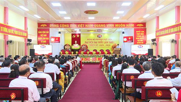 215 đại biểu chính thức&nbsp;tham dự Đại hội&nbsp;đại biểu Đảng bộ phường&nbsp;Phù Liễn lần thứ&nbsp;I, nhiệm kỳ 2025-2030