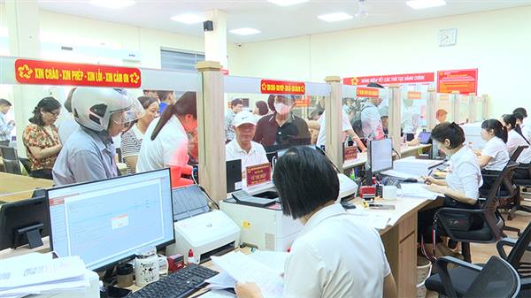 100% hồ sơ tiếp nhận tại Trung tâm Phục vụ hành chính công phường Phù Liễn được giải quyết đúng hạn không có hồ sơ quá hạn 