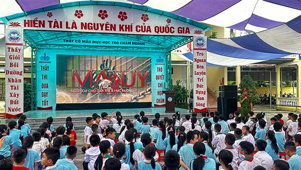 Trường Tiểu học Kim Đồng tuyên truyền về an toàn giao thông, an ninh mạng và phòng chống ma túy, bao lực học đường