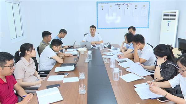 Triển khai xây dựng hệ thống tổng hợp thông tin, quản lý, chia sẻ dữ liệu, hỗ trợ ra quyết định (DSS) và triển khai phong trào “Bình dân học vụ số”
