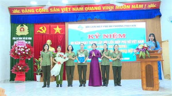 Hội Liên hiệp Phụ nữ phường tổ chức kỷ niệm 96 năm ngày thành lập Hội Liên hiệp Phụ nữ Việt Nam, ra mắt mô hình “Chi hội phụ nữ số”, tuyên truyền phòng, chống ma túy và lừa đảo trên không gian mạng