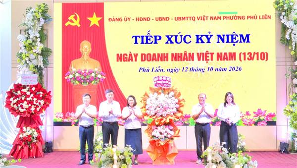 Phường Phù Liễn tiếp xúc kỷ niệm ngày Doanh nhân Việt Nam 13/10