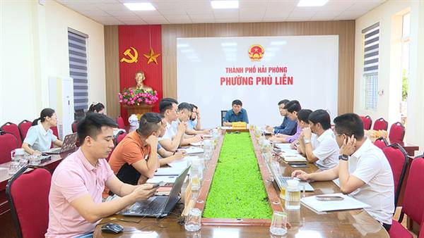 Ban Đô thị HĐND thành phố giám sát công trình đầu tư xây dựng vườn hoa Phù Liễn và hệ thống kênh mương thủy lợi trên địa bàn phường Phù Liễn