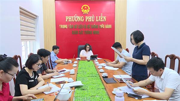 Thường trực Đảng ủy phường họp nghe báo cáo, cho ý kiến về nhiều nội dung quan trọng trong công tác lãnh đạo, chỉ đạo phát triển địa phương