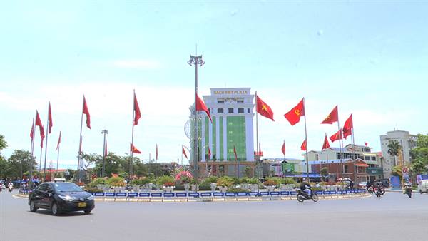 Phường Phù Liễn trang trí, tuyên truyền, cổ động trực quan chào mừng các ngày lễ, kỷ niệm lớn của đất nước trong tháng 4 và tháng 5 và Lễ hội Hoa Phượng đỏ - năm 2026