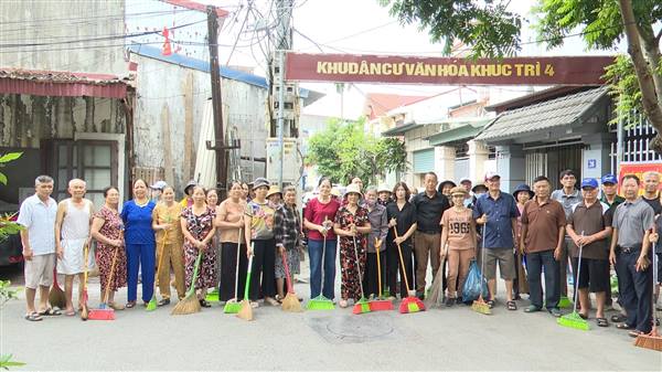 Mặt trận Tổ quốc Việt Nam phường tổ chức ra quân tổng vệ sinh môi trường đồng loạt tại 40 tổ dân phố nhằm chào mừng các ngày lễ lớn trong tháng 4 và tháng 5 năm 2026