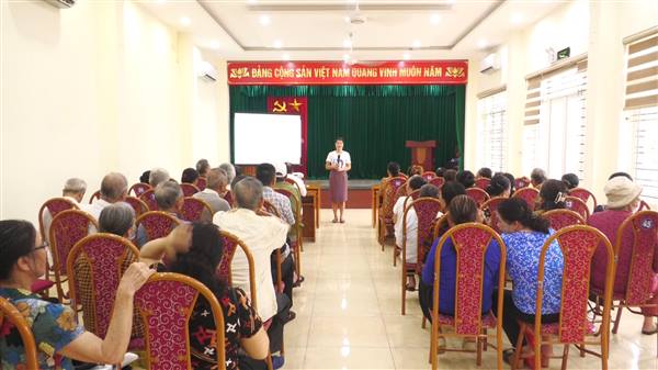 Trạm Y tế phường phối hợp với Hội Người cao tuổi truyền thông chuyên đề về khám sức khỏe định kỳ cho người cao tuổi năm 2026
