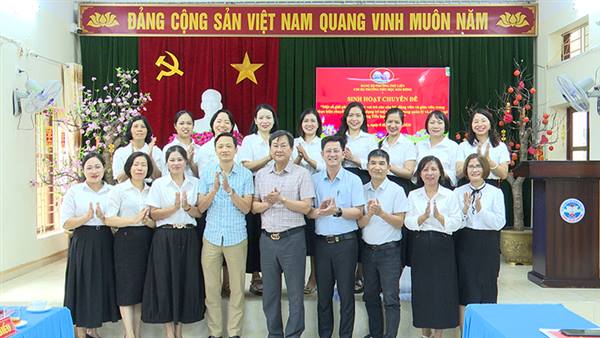 Chi bộ trường Tiểu học Kim Đồng tổ chức sinh hoạt chuyên đề “Một số giải pháp phát huy vai trò của cán bộ, đảng viên và giáo viên trong thực hiện chuyển đổi số, ứng dụng trí tuệ nhân tạo trong quản lý và dạy học”