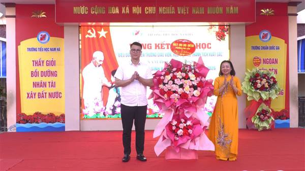 Trường Tiểu học Nam Hà tổng kết năm học 2025 – 2026, biểu dương, khen thưởng giáo viên, học sinh tiêu biểu và chia tay học sinh lớp 5 niên khóa 2021 – 2026
