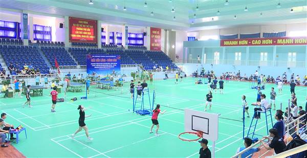 Khai mạc giải Cầu lông - Bóng bàn chào mừng kỷ niệm các ngày lễ lớn trong tháng 4, tháng 5; kỷ niệm 71 năm ngày giải phóng Hải Phòng (13/5/1955 - 13/5/2026), hưởng ứng Lễ hội Hoa Phượng Đỏ 2026