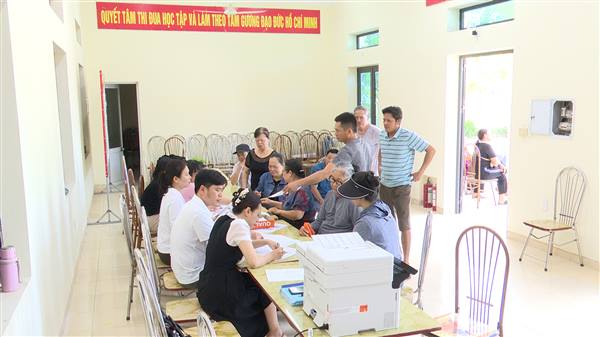 Trung tâm Phục vụ hành chính công phường Phù Liễn tiếp nhận, giải quyết thủ tục hành chính lưu động phục vụ công tác giải phóng mặt bằng Dự án đầu tư xây dựng tuyến đường nối Quốc lộ 5 với Quốc lộ 10