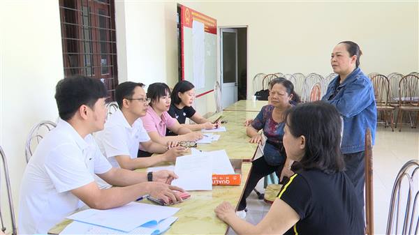 Hỗ trợ người dân giải quyết thủ tục hành chính lưu động