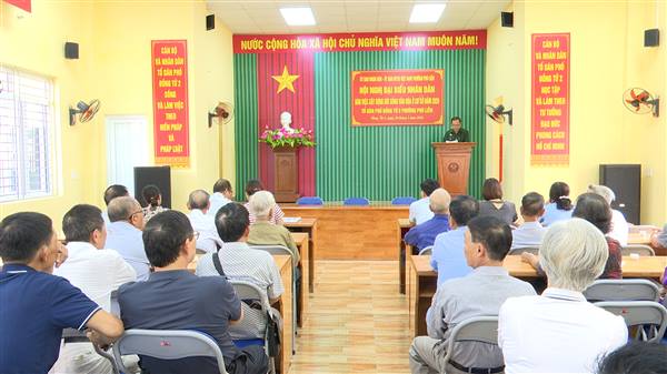 Đồng chí Phó Bí thư Thường trực Đảng ủy phường Phạm Tiến Thắng dự sinh hoạt chi bộ tổ dân phố Đồng Tử