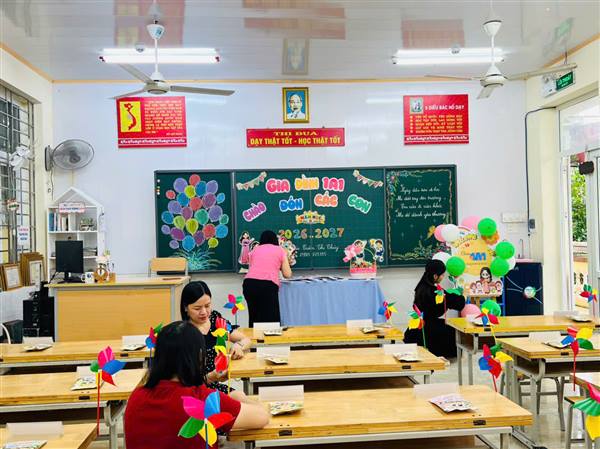 Các nhà trường khẩn trương dọn dẹp, chỉnh trang trường lớp sau mưa lớn, sẵn sàng đón năm học mới