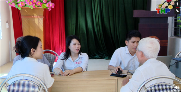 Phường Phù Liễn: Vì cộng đồng - Đưa dịch vụ công trực tuyến đến gần hơn với người cao tuổi