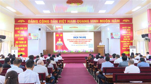 Đảng ủy - UBND phường tổ chức hội nghị đánh giá kết quả thực hiện nhiệm vụ 9 tháng; công bố quyết định thành lập 12 chi bộ các phòng, ban chuyên môn, đơn vị trực thuộc Đảng ủy phường