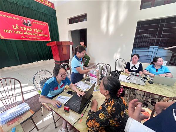 42 hộ dân đang sử dụng đất thuộc phạm vi thu hồi đất thực hiện dự án các khu tái định cư phường Phù Liễn (Vị trí 1) đã nhận kinh phí bồi thường, hỗ trợ